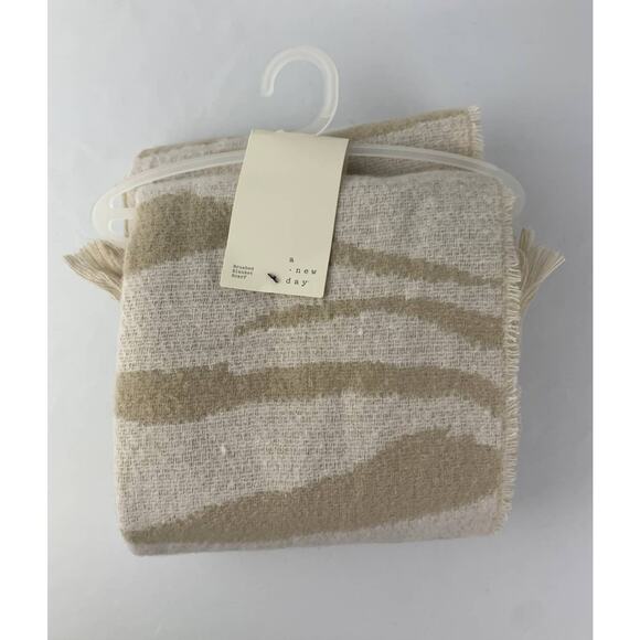 A New Day Brushed Blanket Fringe Scarf Zebra White Beige Women's One Size New - Picture 4 of 5